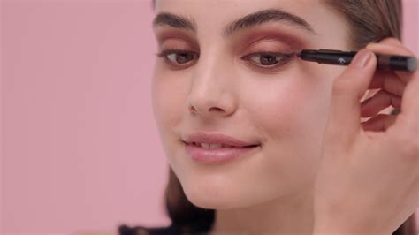 make up artist veneziano di chanel|chanel makeup tips.